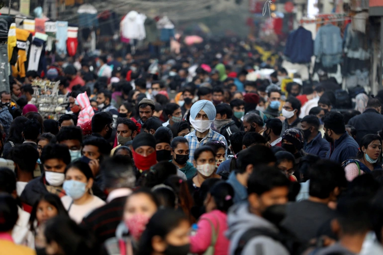 भारतमा स्वास्थ्यकर्मी र अग्रमोर्चामा खटिने कामदारलाई ‘बुस्टर डोज’ दिइने